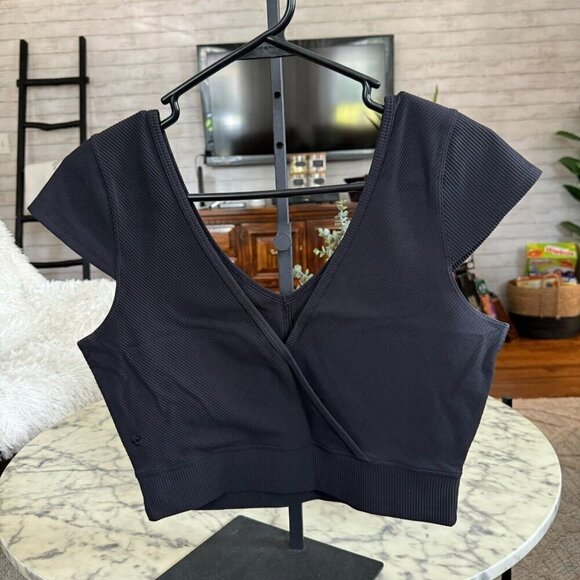Lululemon Ready to Rise Short Sleeve Black Crop Top Size 2 - Picture 5 of 8